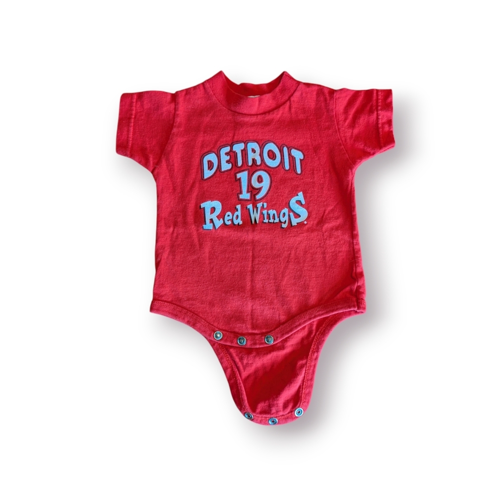 Vintage Detroit Red Wings Yzerman #19 Newborn Onesie